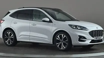Używany Ford Kuga ST-Line X 120 KM (88 kW) 2021 Biały SUV