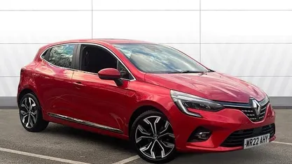 Red Used 2022 Renault Clio V SE Hatchback | £11,088 (Fair price)