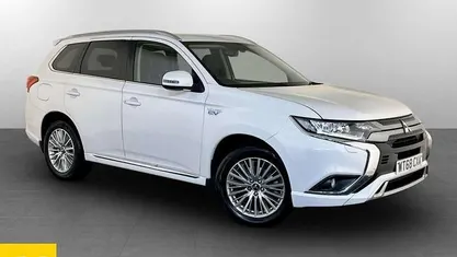 Used 2018 Mitsubishi Outlander P-HEV Estate | £9,995 (Good price)