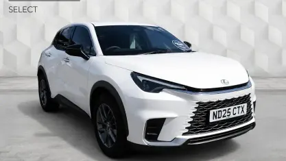 Used Lexus LBX 136 HP (100 kW) 2025 White SUV