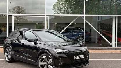 Begagnad Audi Q4 e-tron Black Edition 210 kW (286 HK) 2026 SUV