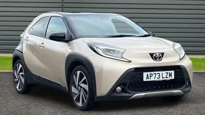 Used Toyota Aygo X 72 HP (52 kW) 2024 Beige SUV