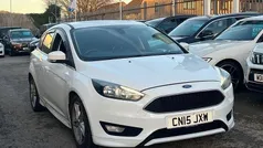 White Used 2015 Ford Focus Zetec Hatchback | £5,690 (Fair price)