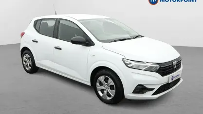 Używany Dacia Sandero Essentiel 91 KM (66 kW) 2021 Biały Hatchback