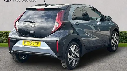 New Toyota Aygo X 72 HP (52 kW) 2025 Persian salt bitone SUV