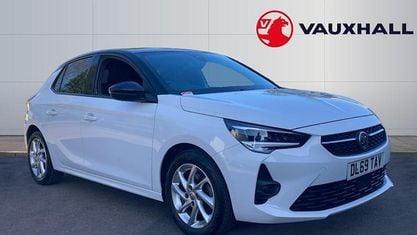 Begagnad Vauxhall Corsa SRi 101 HK (74 kW) 2020 Vit Halvkombi