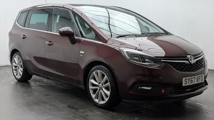 Used Vauxhall Zafira Tourer Elite 140 HP (102 kW) 2017 Red MPV