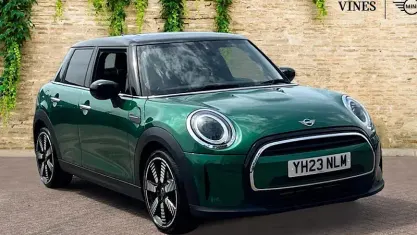 Used Mini Cooper Exclusive 136 HP (100 kW) 2023 Green Hatchback