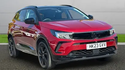 Gebraucht Vauxhall Grandland X 131 PS (96 kW) 2023 Rot SUV