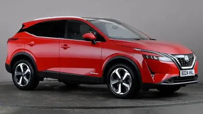 Used Nissan Qashqai N-Connecta 190 HP (139 kW) 2023 Red SUV