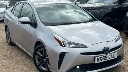 Used Toyota Prius 122 HP (89 kW) 2021 Silver Hatchback