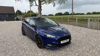Used Ford Focus ST 250 HP (183 kW) 2016 Blue Hatchback