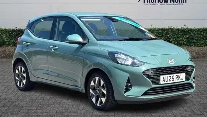 Used Hyundai i10 Advanced 63 HP (46 kW) 2025 Green Hatchback
