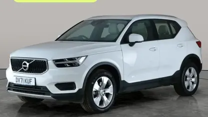 Begagnad Volvo XC40 Momentum 197 HK (144 kW) 2021 Vit SUV
