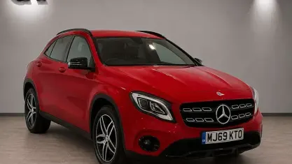 Used Mercedes GLA180 Urban 122 HP (89 kW) 2020 Red SUV