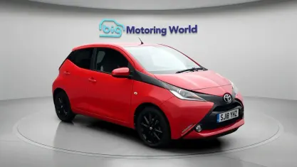 Used Toyota Aygo x-style 69 HP (50 kW) 2018 Red Hatchback