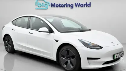 Used Tesla Model 3 Standard Range Plus 222 kW (302 HP) 2021 White Sedan