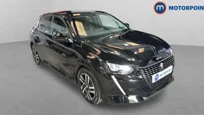 Second-hand Peugeot 208 Allure+ 102 CP (75 kW) 2023 Negru Hatchback