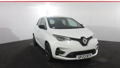 Used Renault Zoe Iconic 100 kW (136 HP) 2023 White Hatchback