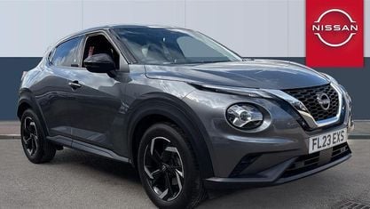 Używany Nissan Juke N-Connecta 114 KM (83 kW) 2023 Szary SUV