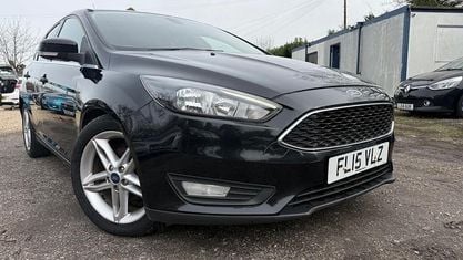 Używany Ford Focus Zetec 116 KM (85 kW) 2015 Czarny Hatchback