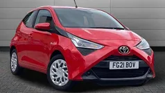 Red pop Used 2021 Toyota Aygo X-play Hatchback | £10,495 (Fair price)