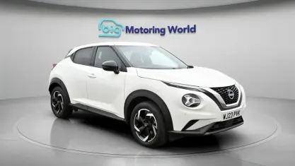 Używany Nissan Juke N-Connecta 114 KM (83 kW) 2023 Biały SUV