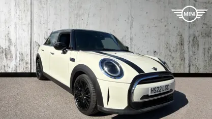 Used Mini Cooper Exclusive 136 HP (100 kW) 2022 Pepper white Hatchback