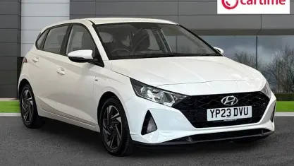 Used Hyundai i20 SE 101 HP (74 kW) 2023 White Hatchback