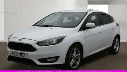 Used Ford Focus Zetec 116 HP (85 kW) 2015 White Hatchback