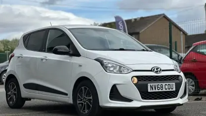 Used Hyundai i10 GO! 67 HP (49 kW) 2018 White Hatchback