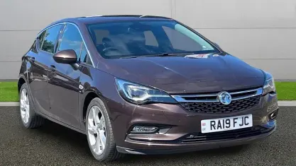Used Vauxhall Astra SRi 150 HP (110 kW) 2019 Brown Hatchback