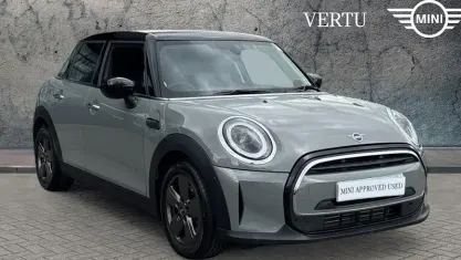 Używany Mini Cooper Classic 136 KM (100 kW) 2022 Szary Hatchback