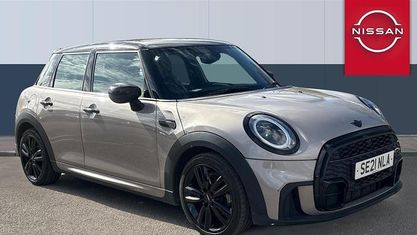 Używany Mini Cooper Hatch 136 KM (100 kW) 2022 Hatchback