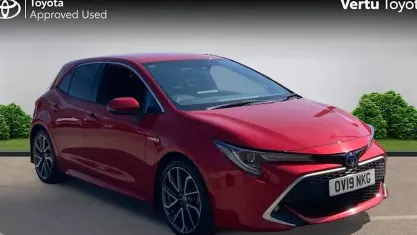 Used Toyota Corolla 122 HP (89 kW) 2019 Red Hatchback