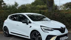 White Used 2022 Renault Clio V Engineered Hatchback | £16,549 (Fair price)