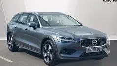 Used 2022 Volvo V60 CC Estate | £26,089 (Good price)