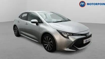 Usado Toyota Corolla Design 122 HP (89 kW) 2022 Prateado Citadino