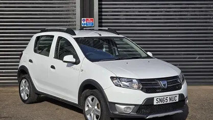 Usado Dacia Sandero Lauréate 90 HP (66 kW) 2016 Branco Citadino