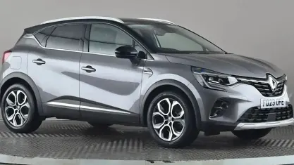 Begagnad Renault Captur Techno 143 HK (105 kW) 2023 Grå SUV