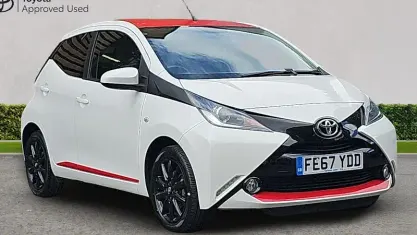 Used Toyota Aygo x-press 69 HP (50 kW) 2017 White Hatchback