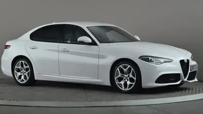Used Alfa Romeo Giulia Edizione Speciale 190 HP (139 kW) 2020 White Sedan