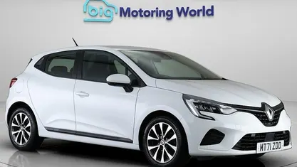 Used Renault Clio V Iconic 90 HP (66 kW) 2022 Hatchback