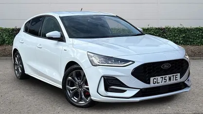 New Ford Focus ST-Line 125 HP (91 kW) 2025 White Hatchback