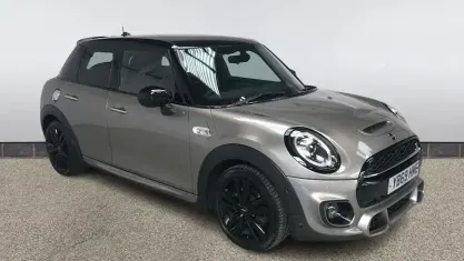 Używany Mini Cooper S Hatch 192 KM (141 kW) 2019 Srebrny Hatchback