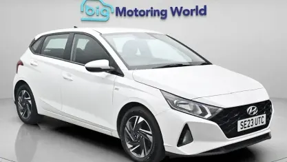 Used Hyundai i20 SE 101 HP (74 kW) 2023 White Hatchback