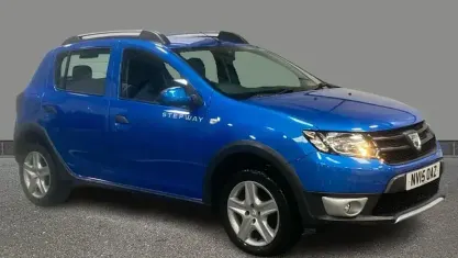 Used Dacia Sandero Ambiance 90 HP (66 kW) 2015 Blue Hatchback