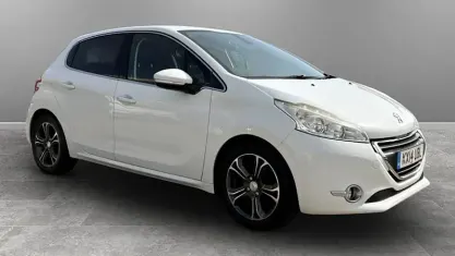 Used Peugeot 208 Allure 82 HP (60 kW) 2014 Hatchback