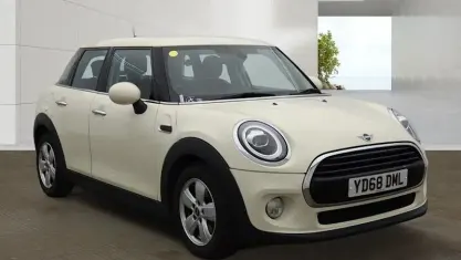Used Mini Cooper Classic 136 HP (100 kW) 2019 White Hatchback