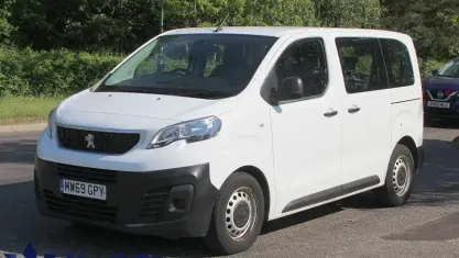 Used Peugeot Expert S 120 HP (88 kW) 2019 White Van